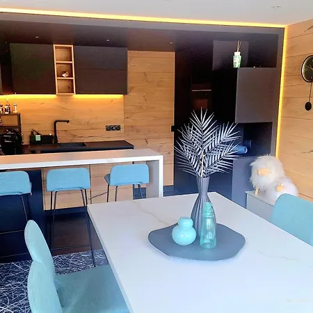 App D'exception 8pers, 66 M2, Plein Sud, Confort, Sauna, Au Calme, Renovation 2024 דירה *